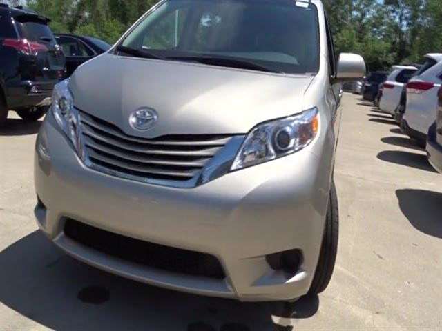 2017 Toyota Sienna LE